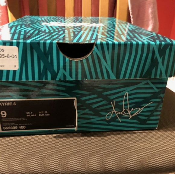 Kyrie 3s - Picture 2 of 5